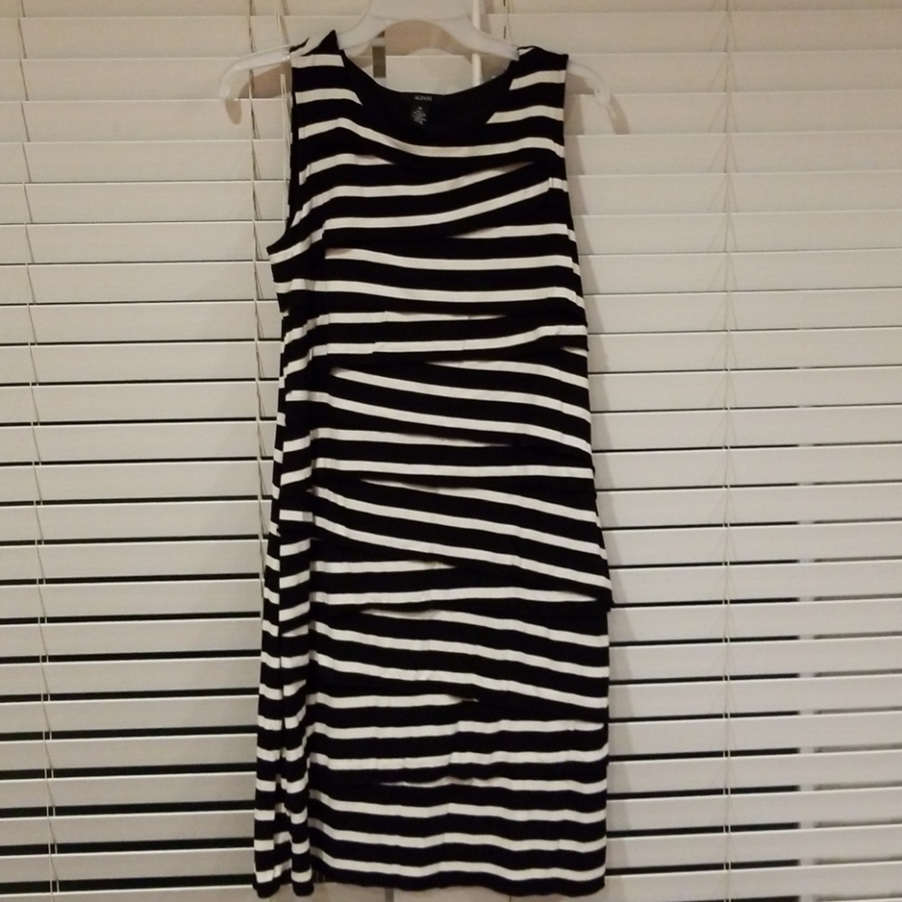 Slevless dress